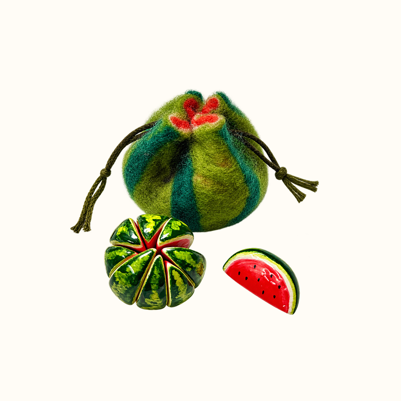 🍊🧲 Fruit-Shaped Magnetic Squeeze Toy (Free Felt Bag Included)