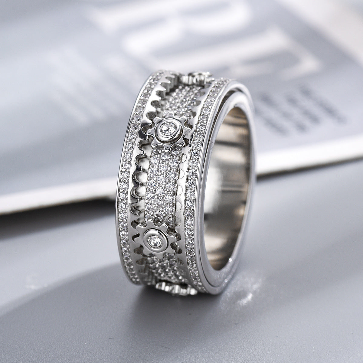 GearGlow Spinner Ring