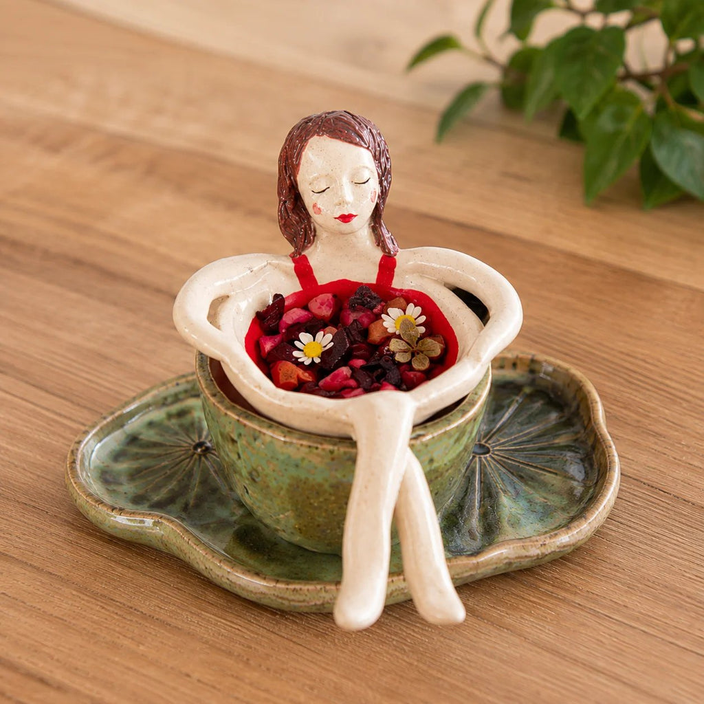 ☕ Hand-Glazed Sitting Lady Tea Infuser – Charming Everyday Ritual✨